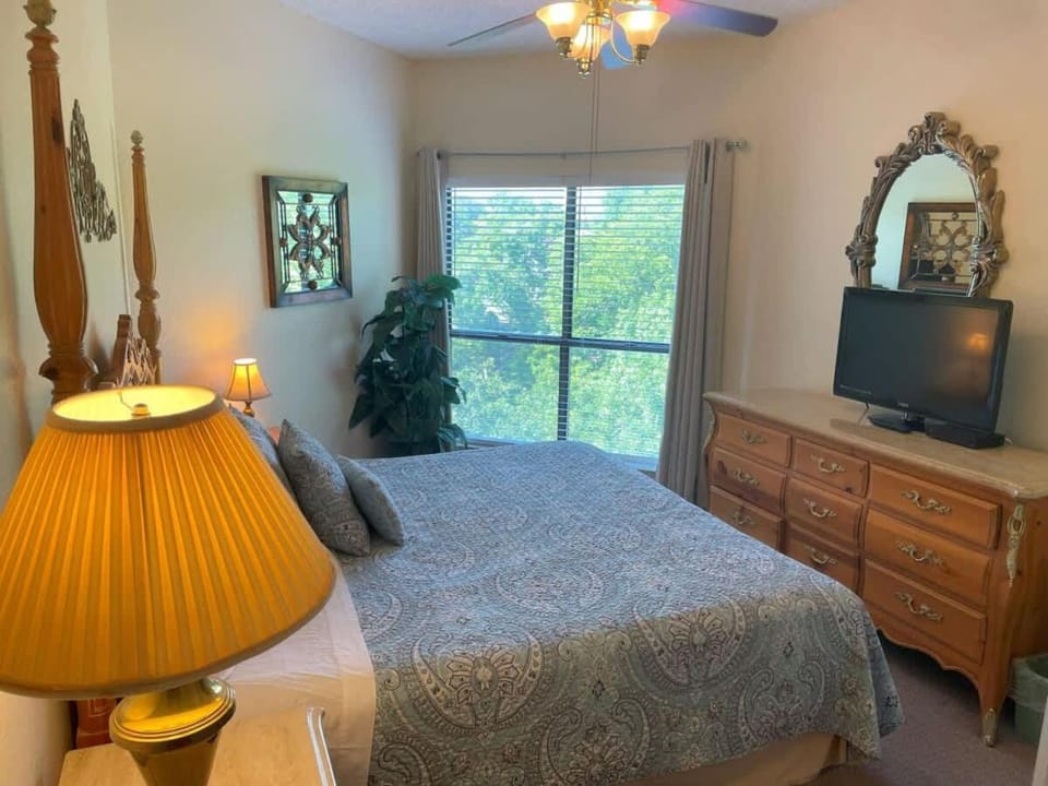 IC 216 Inverness Condos Comal River House in New Braunfels
