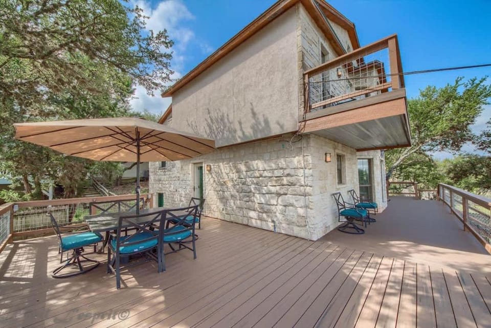 CL 2232 All Decked Out House in Canyon Lake