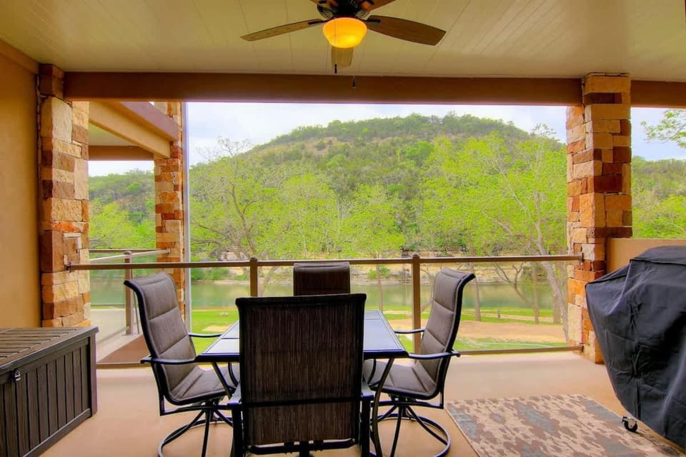 RG 208 Rivendell On The Guadalupe House in Canyon Lake