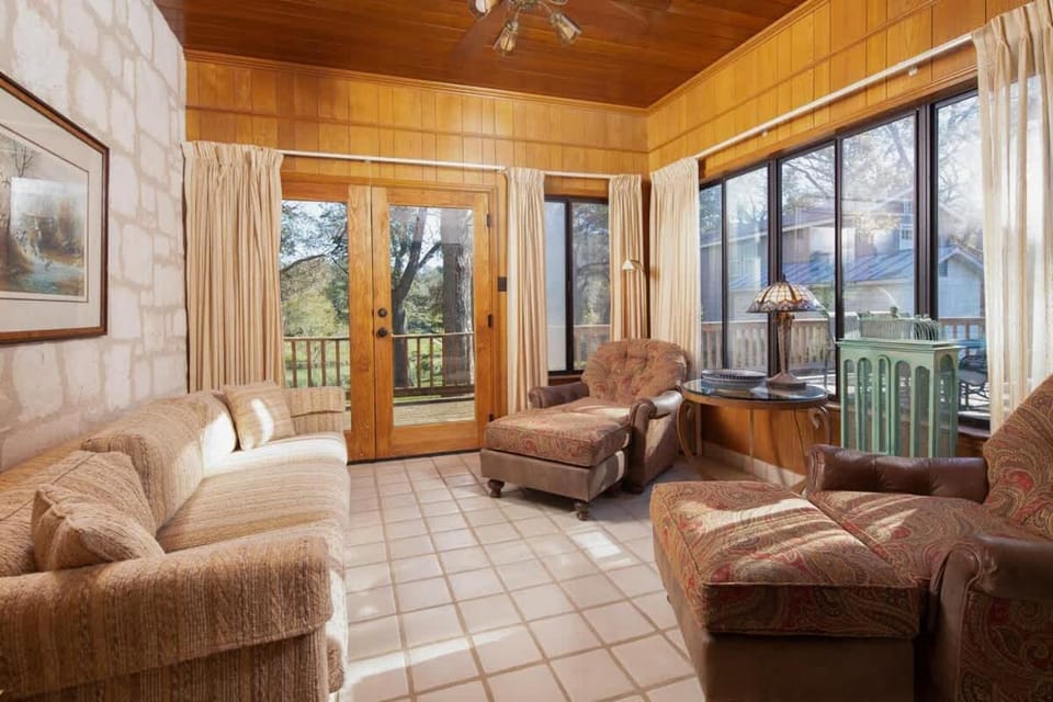 RR 9030 Calcamco-Rio House in Canyon Lake