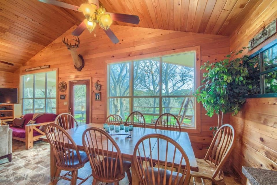RR 9084WW Wagon Wheel House in Canyon Lake