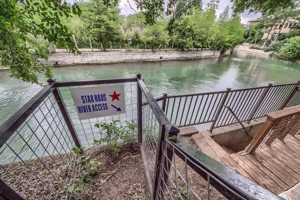 DT 292 Star Haus House in New Braunfels
