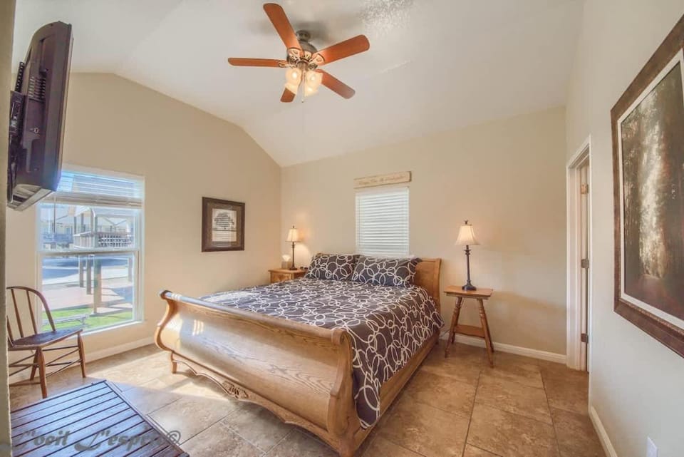 Cowboy Lodge RR94404 #4 House in Canyon Lake