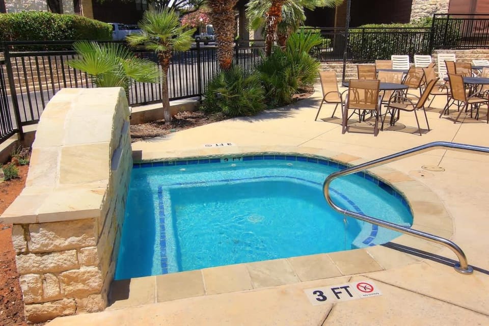 CW B103 Go With The Flow House in New Braunfels