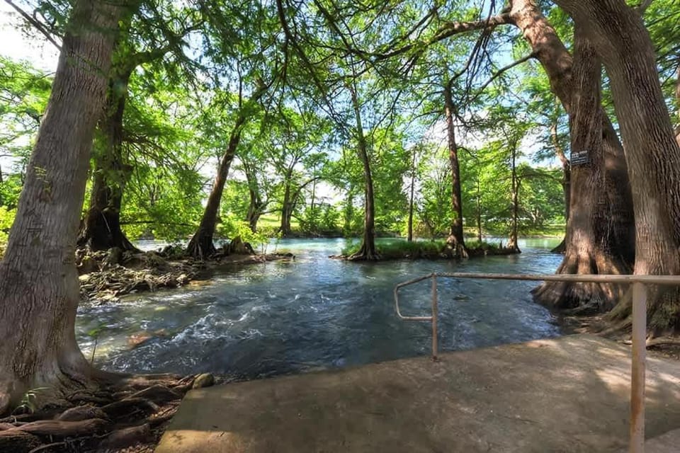 WW i203 Guadalupe River Nut House House in New Braunfels
