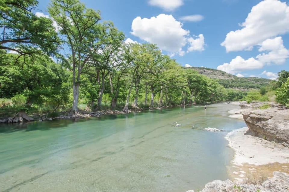 RR 9740 Guadalupe River Rock Retreat House in Canyon Lake