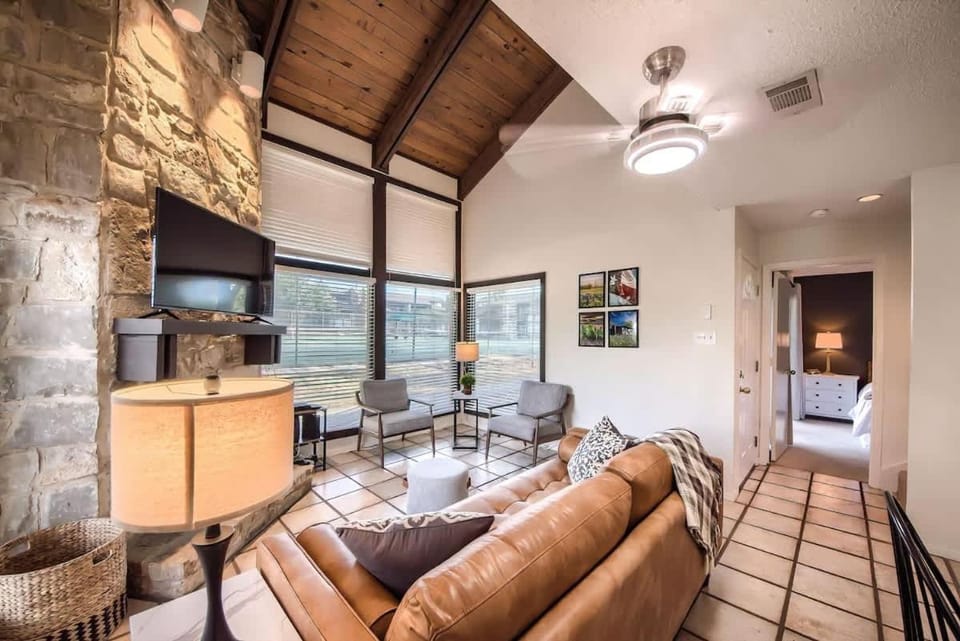 TBM 112 Among The Oaks Apartment in New Braunfels