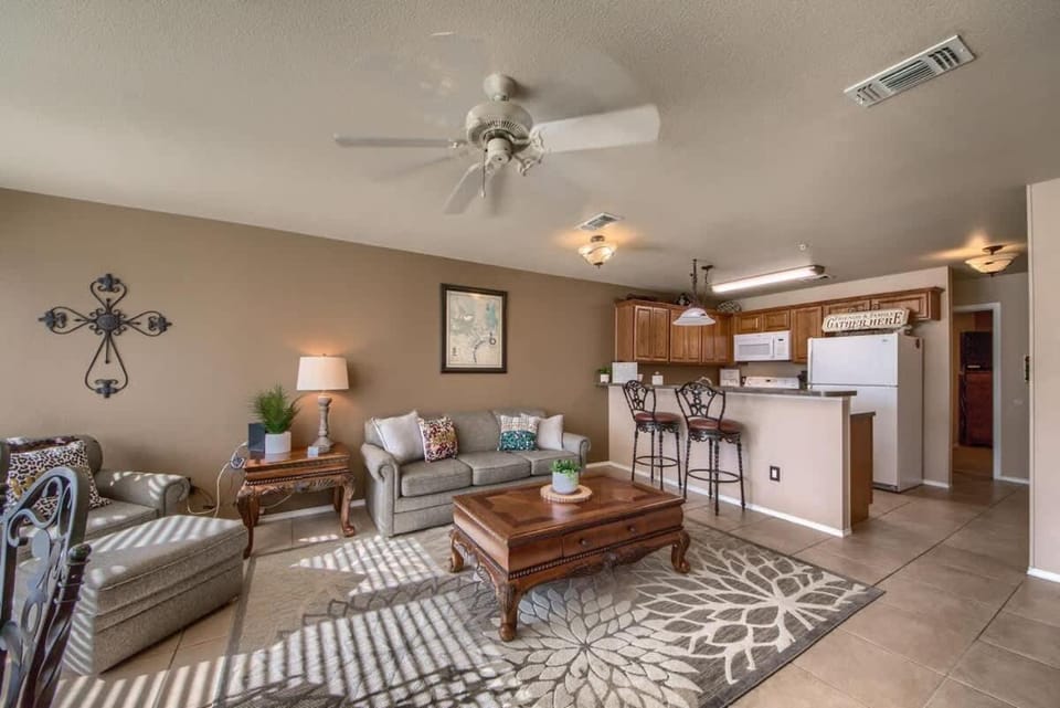 WW D301 On River Time House in New Braunfels