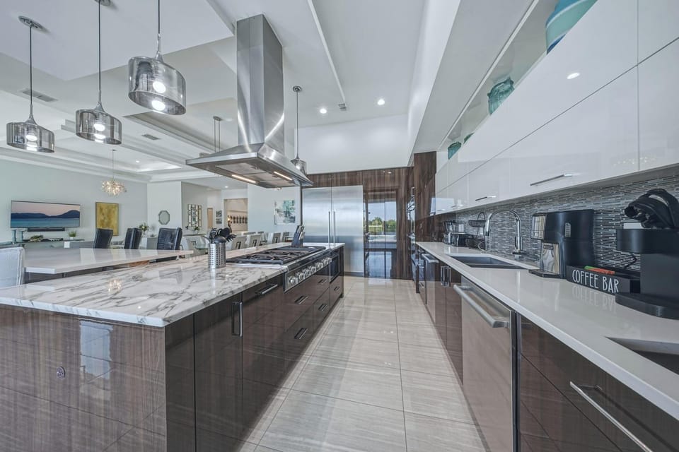 Bright Chic 7 Bdrm Oasis with Private Pool and Spa at Reunion House in Osceola County