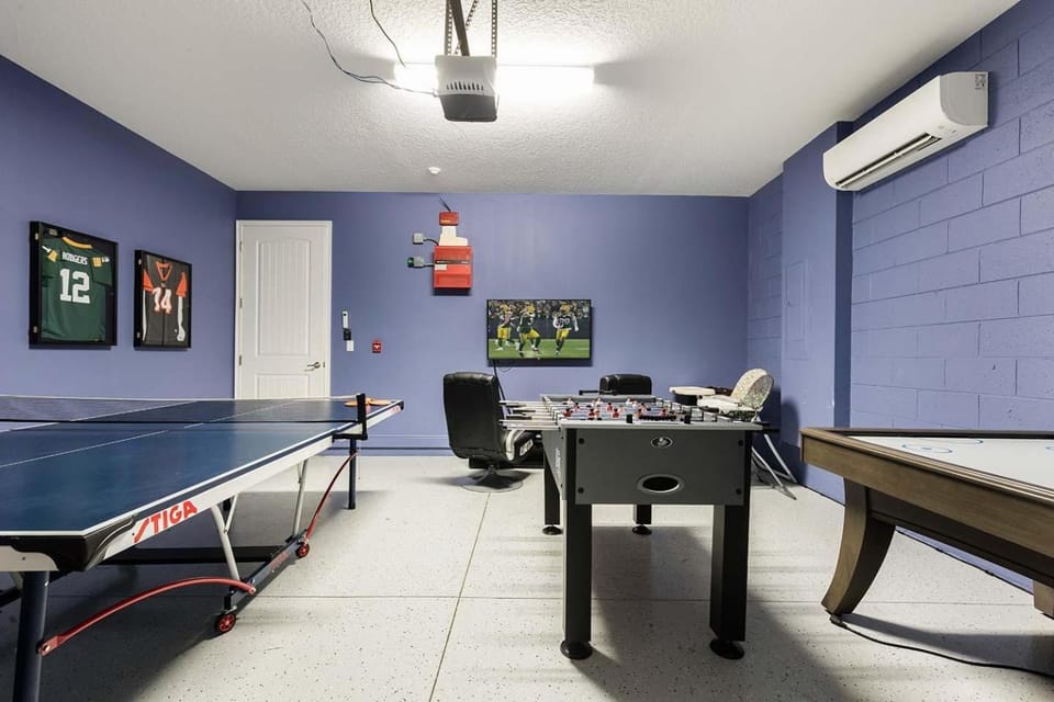 Energetic 9 Bdrm Villa with Gazebo at Encore House in Four Corners