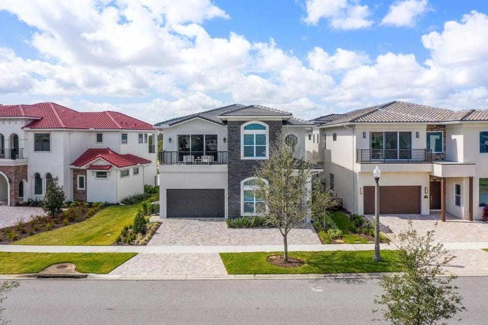 Modern 7 Bdrm Mansion with Themed Bedrooms at the Bear's Den House in Osceola County