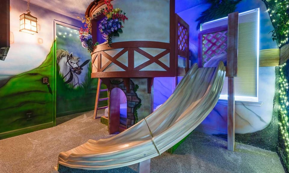 Magical 6 Bdrm Villa with Themed Bedrooms at Reunion House in Four Corners