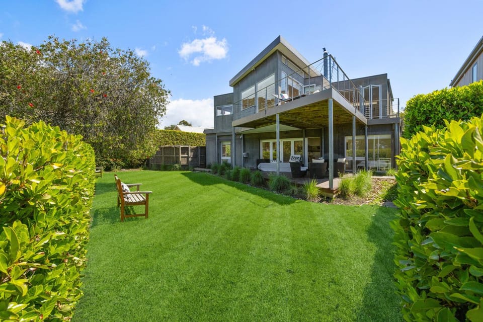 Fairway View House in Flinders