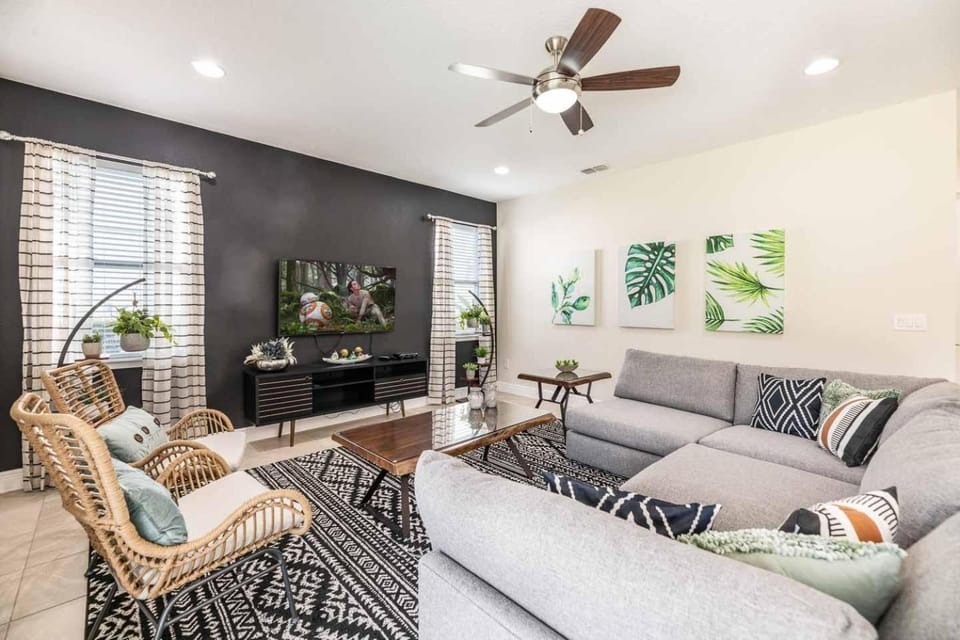 Unique 5 Bdrm Villa with Game Room at Encore House in Osceola County