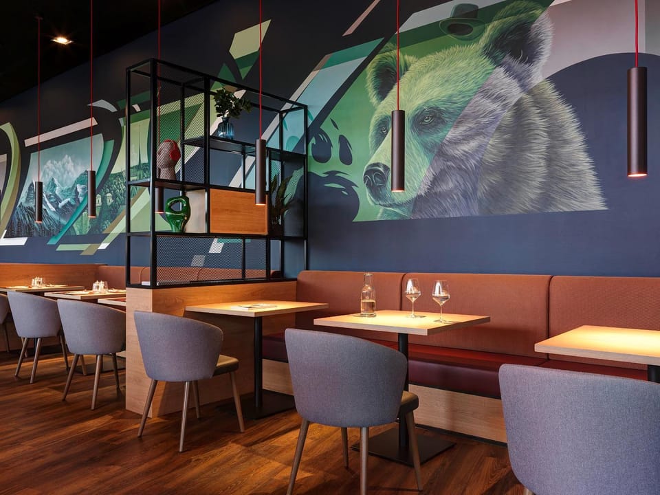 Restaurant/places to eat, Seating area, Breakfast