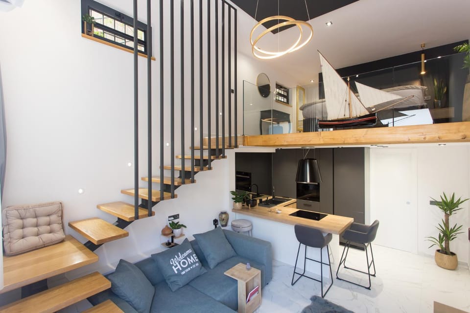 Patio, Living room