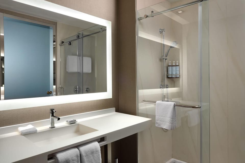 Shower, Bathroom, towels