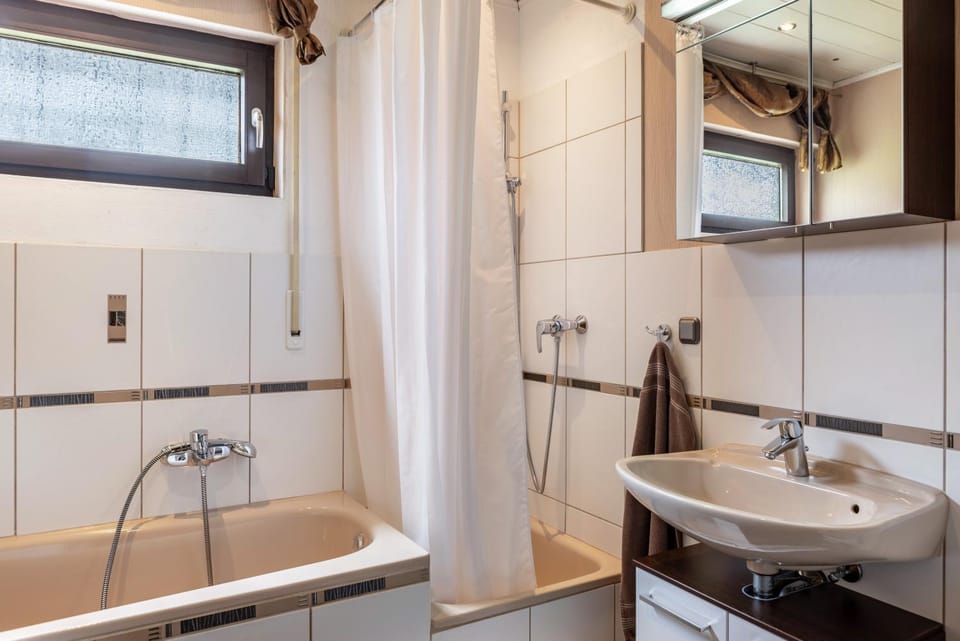 Bathroom, Living room