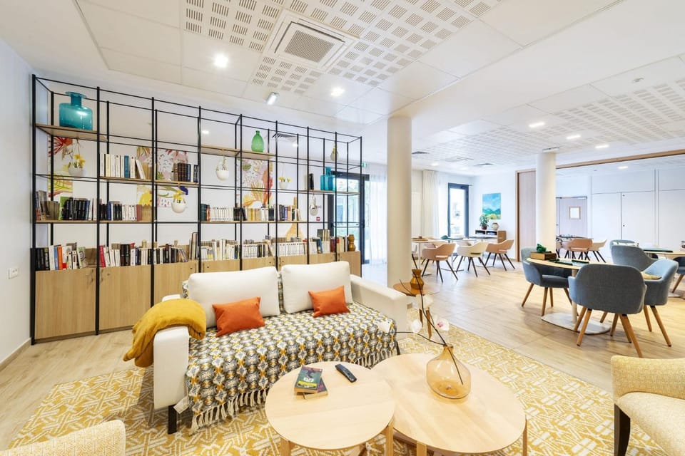 Communal lounge/ TV room, Living room