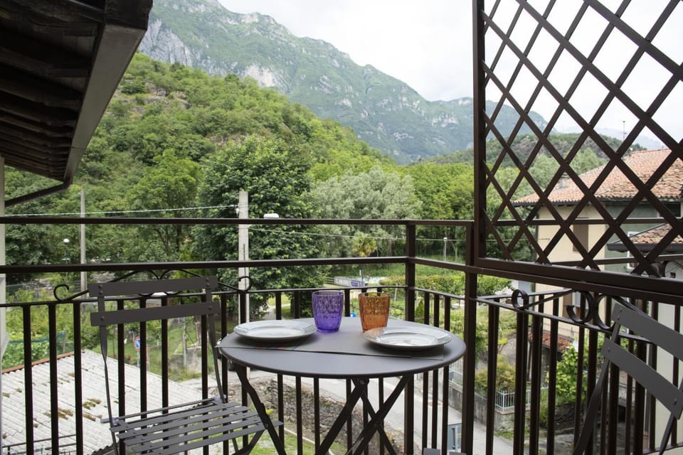 Balcony/Terrace, Mountain view