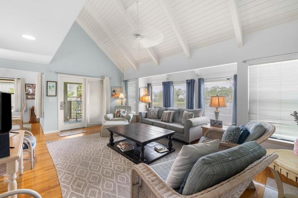 Oyster Catcher Oasis 3BR Villa Roof Top Balcony House in South Carolina