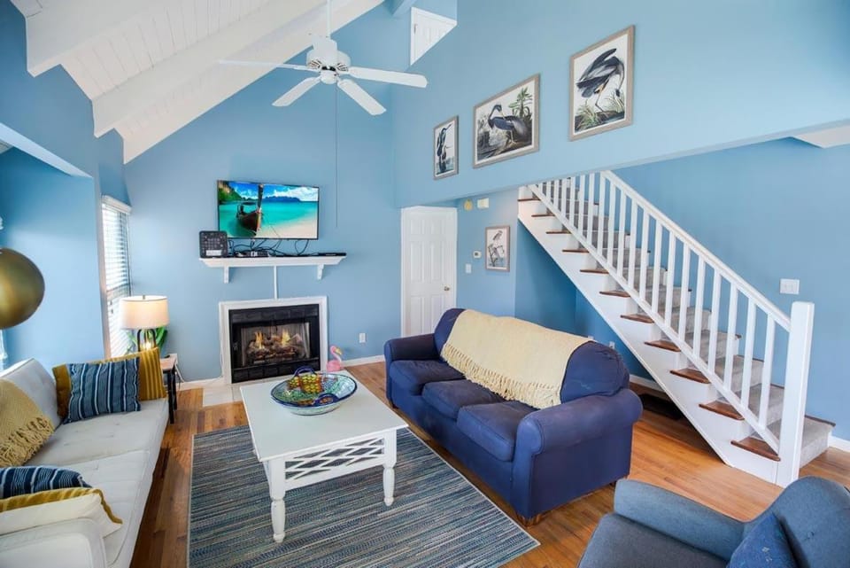 Lakeside Retreat 3BR Villa Oyster Catcher Island House in South Carolina