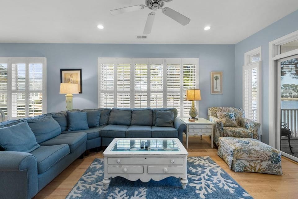 Beachside Charm 3BR Villa with Resort Amenities House in South Carolina
