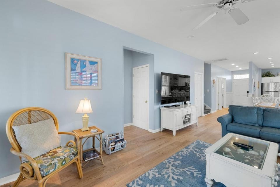 Beachside Charm 3BR Villa with Resort Amenities House in South Carolina