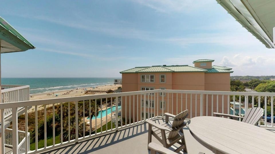 Beachfront Haven 2BR Retreat Litchfield By the Sea House in South Carolina