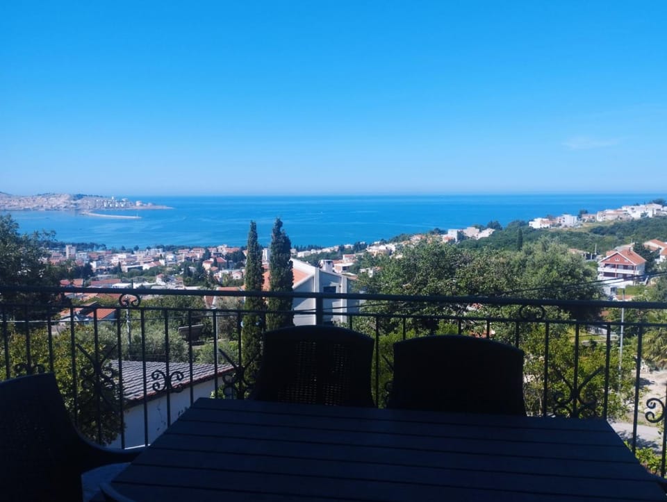 VIVANA HOUSE - Sea View - Perfeket for families Apartment in Montenegro