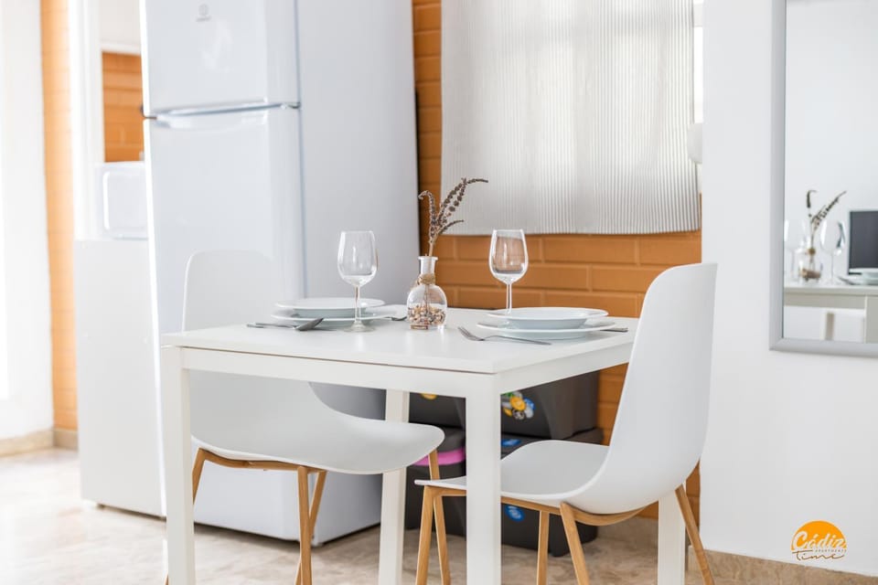 Apartamento Encanto Gaditano con Terraza by Cádiz Time Apartment in Cadiz