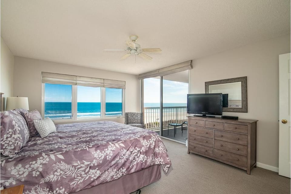 Beachside Paradise 3BR Panoramic Ocean Views House in South Carolina