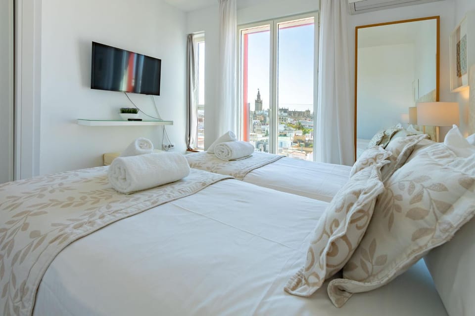 San Pablo Deluxe Suite by Valcambre Apartment in Seville