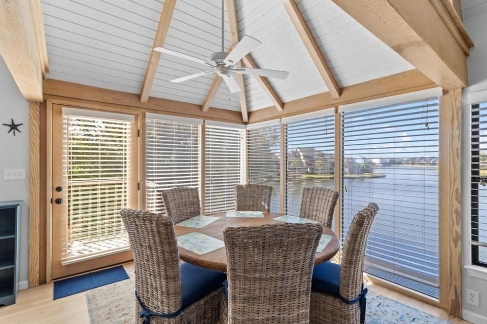 Island Serenity Lake View 3 Bedroom with Amenities House in South Carolina