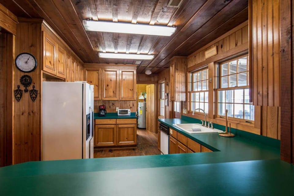 Drop Anchor A Dog-Friendly Home with Beach Access House in Pawleys Island