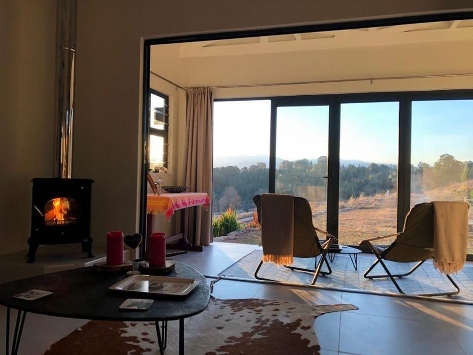Natural landscape, TV and multimedia, View (from property/room), Decorative detail, Seating area