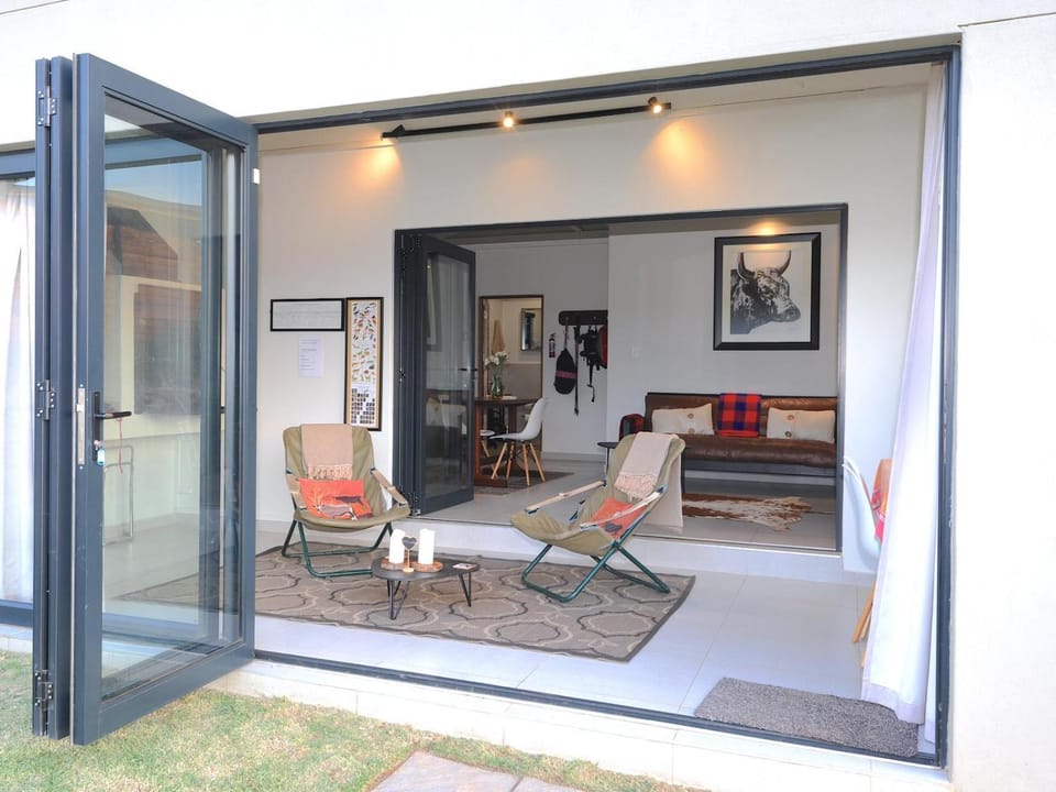 Patio, Facade/entrance, Seating area