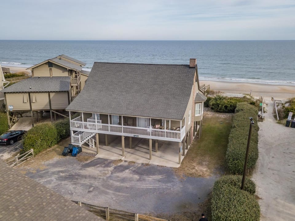 Oceanfront Escape with Beach Access House in Pawleys Island