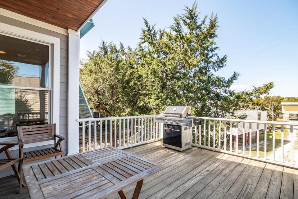 Luxurious Beachfront Escape with Spectacular Views House in Pawleys Island