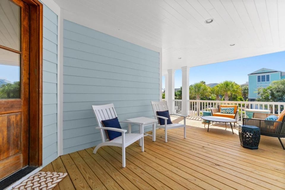 Elegant Beachfront Escape with Wrap-Around Porches House in Pawleys Island
