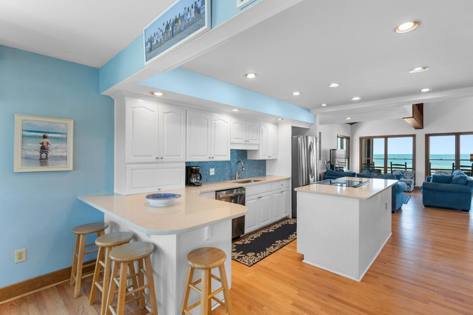 Sunrise to Sunset Oceanfront Home with Creek Dock House in Pawleys Island