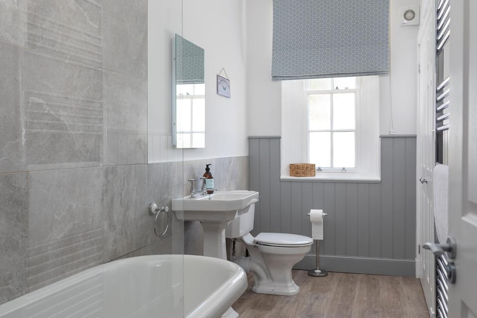 Toilet, Bathroom, Bath