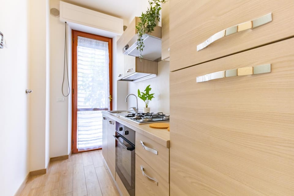 Balcony/Terrace, oven, kitchen