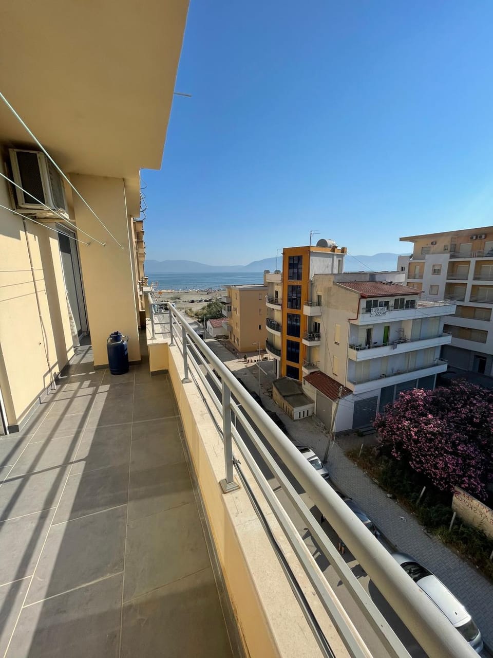 Property building, Day, Neighbourhood, Natural landscape, View (from property/room), Balcony/Terrace, City view, Street view