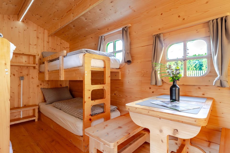Decorative detail, Seating area, bunk bed