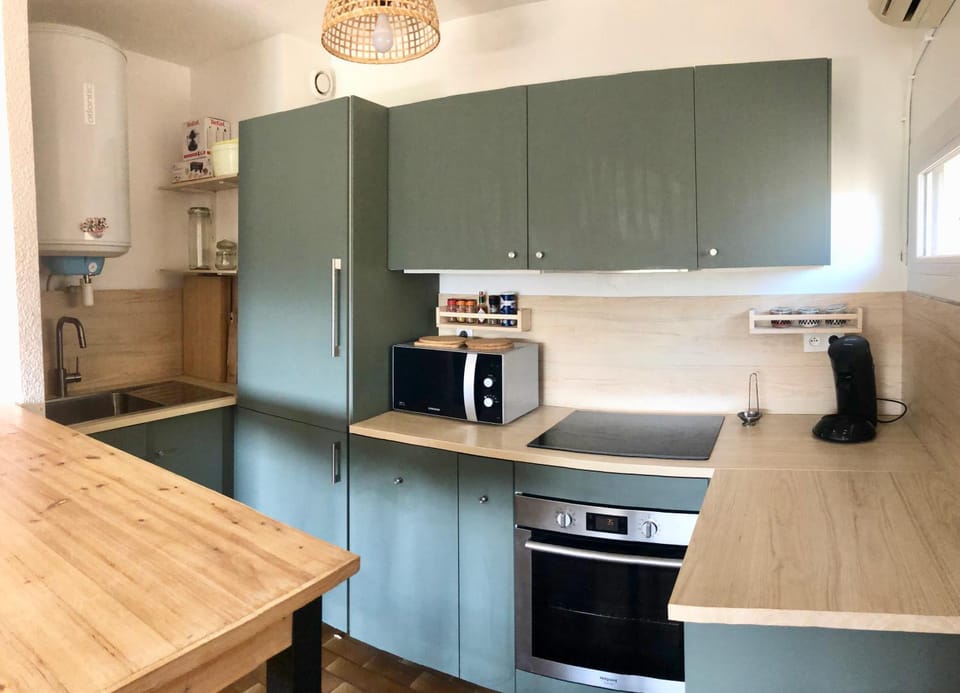 Kitchen or kitchenette, dishwasher, oven, stove, toaster, kitchen