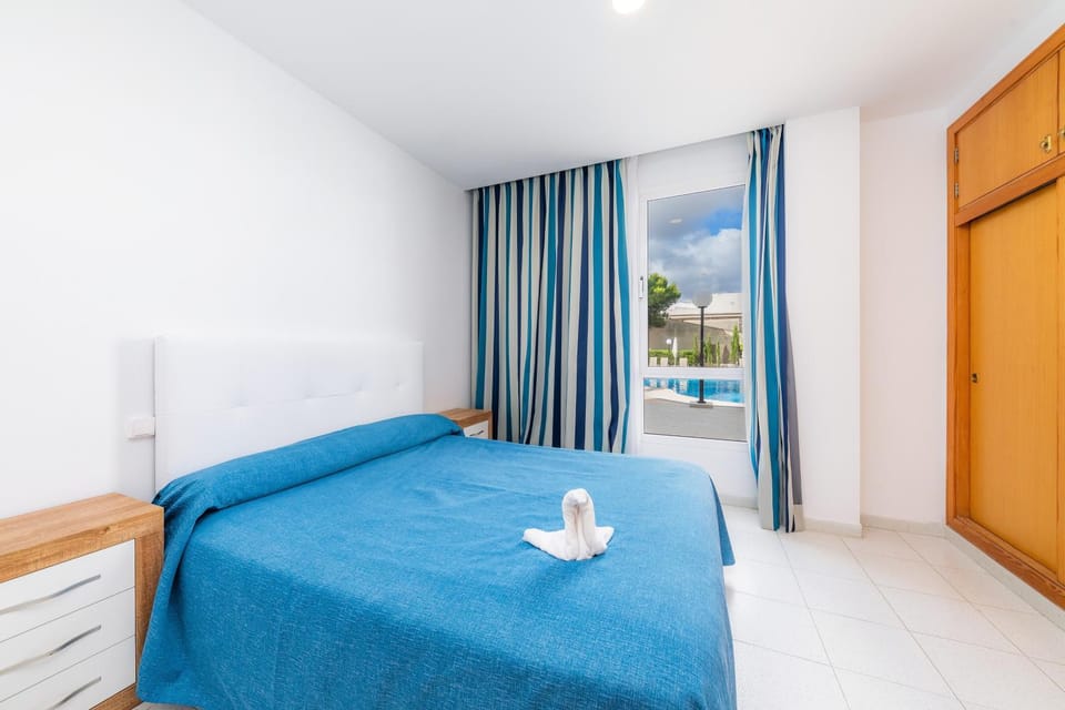 Property building, Living room, Bedroom