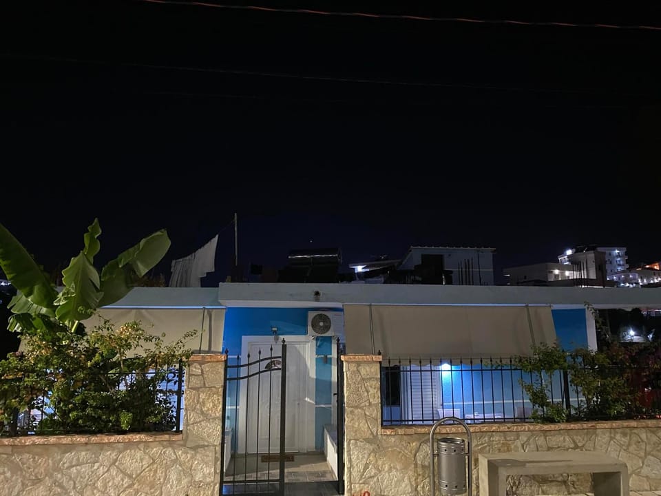 Elton Tafa guesthouse Bed and Breakfast in Ksamil