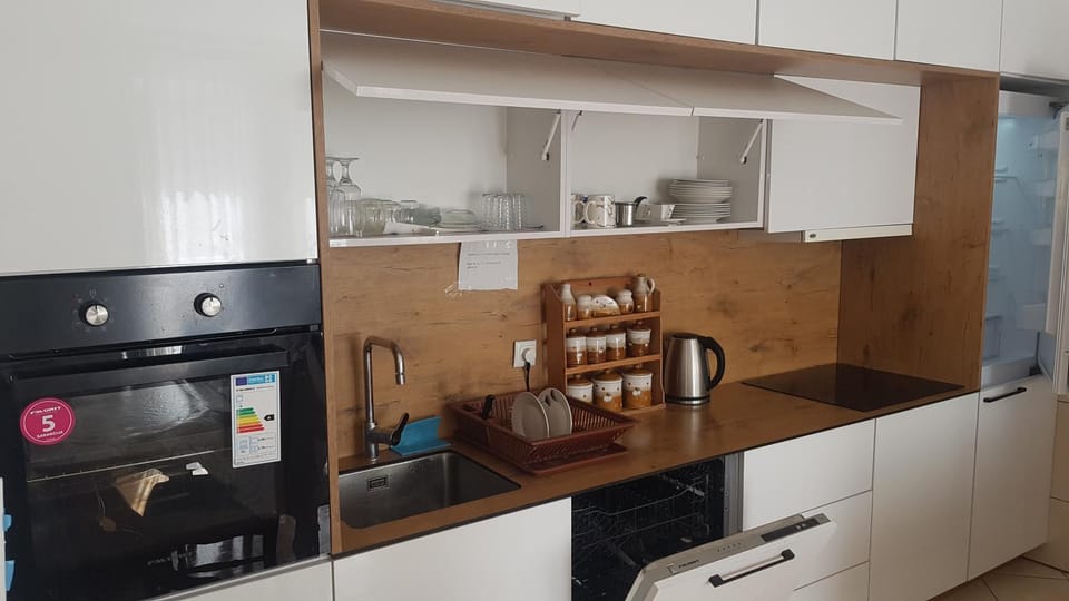 Coffee/tea facilities, Kitchen or kitchenette, dishwasher, oven, pet friendly, stove, toaster