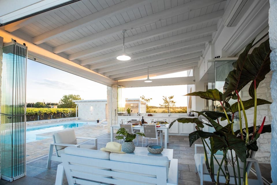 Villa Tra i Due Mari con Spa Villa in Province of Taranto